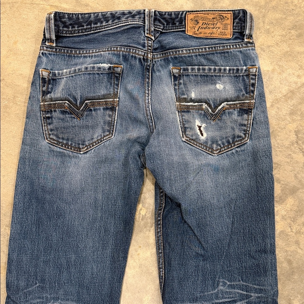 Classic Straight-Leg Denim Jeans - Picture 8 of 12